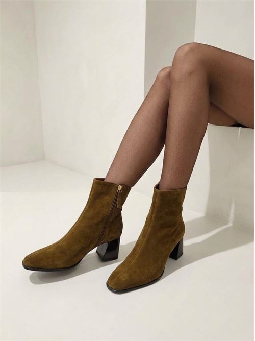 Tronchetto in suede con tacco ALARCON | TRIMIASUEDECOHIBA