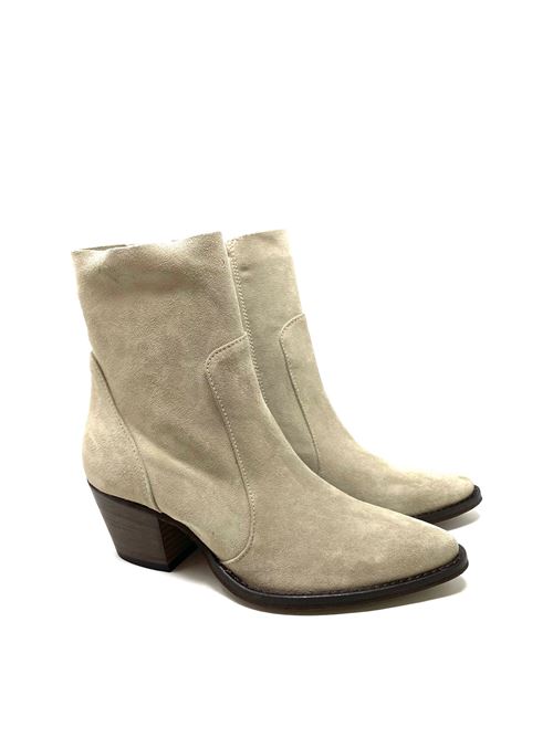 GAIA/LIVIA04VELOURSAND129