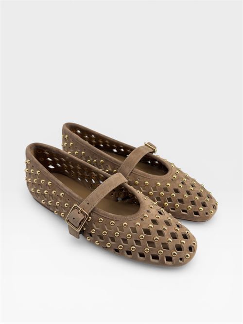 Scarpe da donna ballerine traforate beige con borchie oro MORMORA | F248005A51SUEDETAUPE