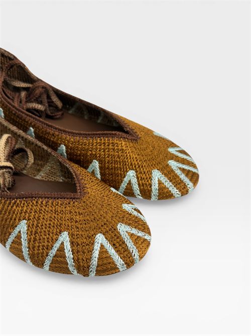 Scarpe da donna ballerine cuoio con lacci alla schiava e ricami a contrasto MORMORA | F2554826WEAVETAN